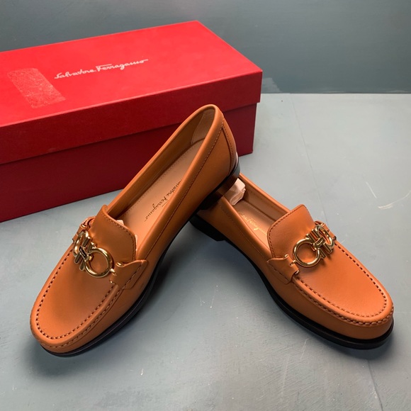 Salvatore Ferragamo Women’s reversible Rolo Gancini Loafers - Picture 7 of 10